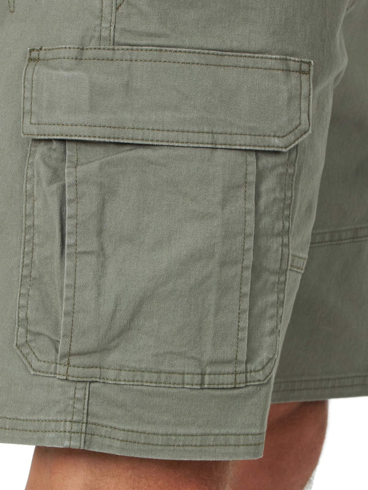 Wrangler Authentics Men's Classic Cargo Stretch Short, Dusty Olive, 34 🍁 All In One Marketplace Canada